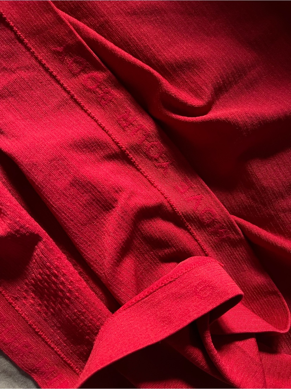lululemon Swiftly Tech Short Sleeve Shirt Crew Red Running Top Size 6 - Picture 4 of 5